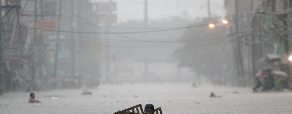  47 muertos por inundaciones y deslaves en Indonesia