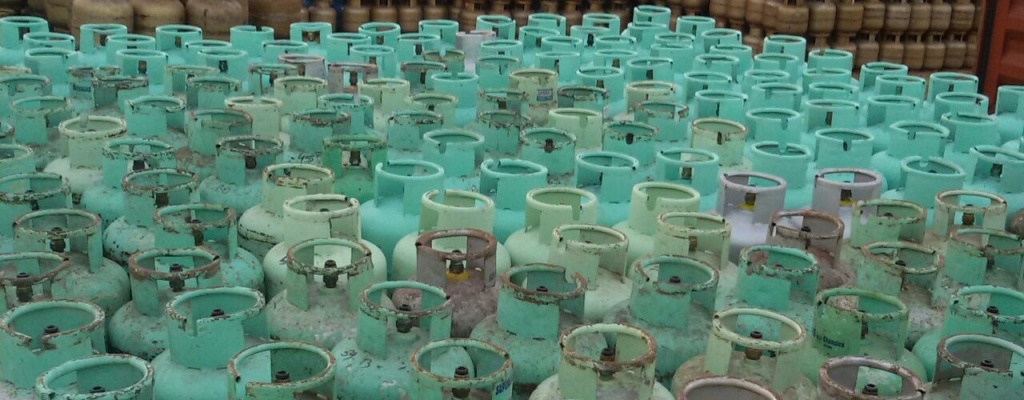 Trabajadores de Megal manifestaron su sorpresa por la aparici�n de m�s de 7000 garrafas verdes