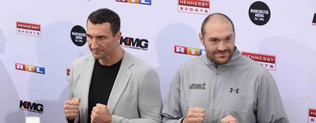 Fury se lesiona en un tobillo y aplaza su combate contra Klitschko