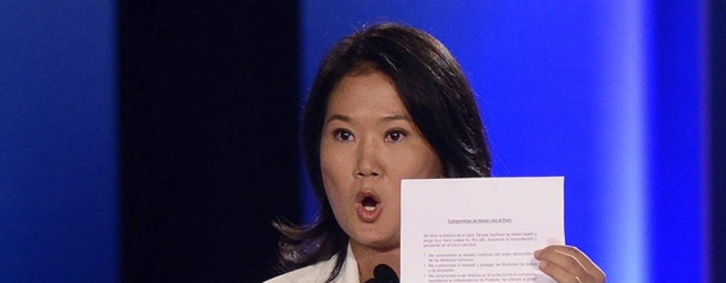 Consignas a favor y contra Fujimori marcan juramentaci�n de congresistas en Per�