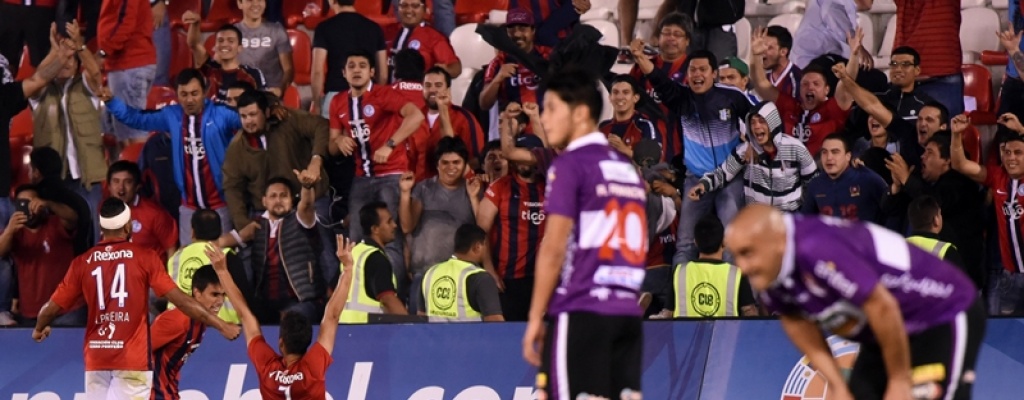 Fenix afuera de la Sudamericana