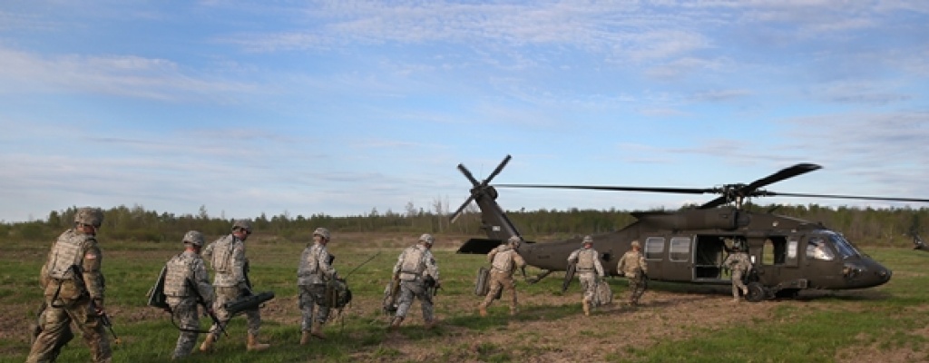 EEUU depliega helic�pteros de ataque contra el EI en Libia