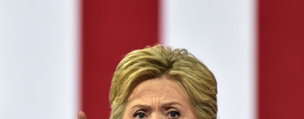 Clinton dice que e-mails y fundaci�n no amenazan su candidatura presidencial