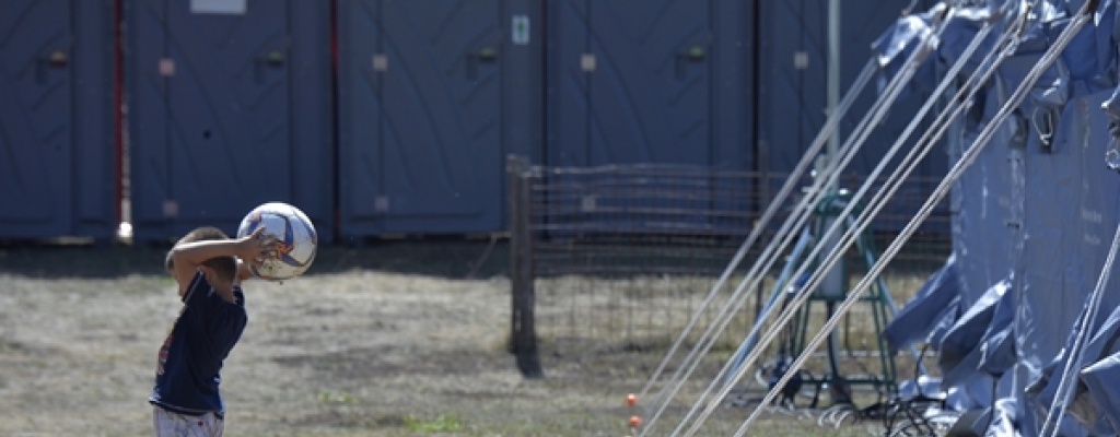 "Todo se derrumb� menos las monta�as", cuentan los ni�os sobre se�smo en Italia