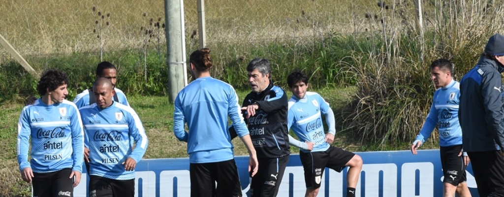 Lodeiro se entren� con los titulares