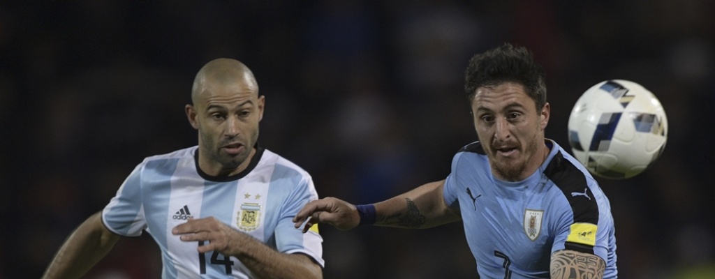 Uruguay no pudo con la Argentina de Messi 