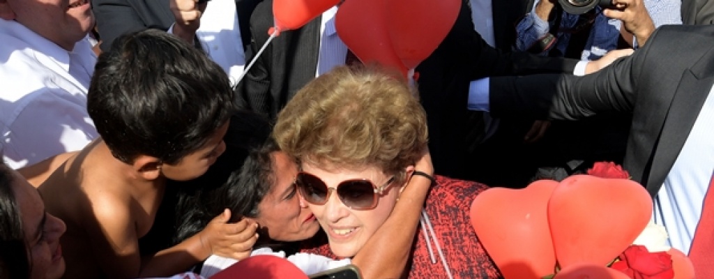 Dilma Rousseff deja por �ltima vez la residencia presidencial