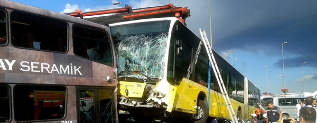 Accidente de autob�s en monta�as de Pakist�n deja 23 muertos