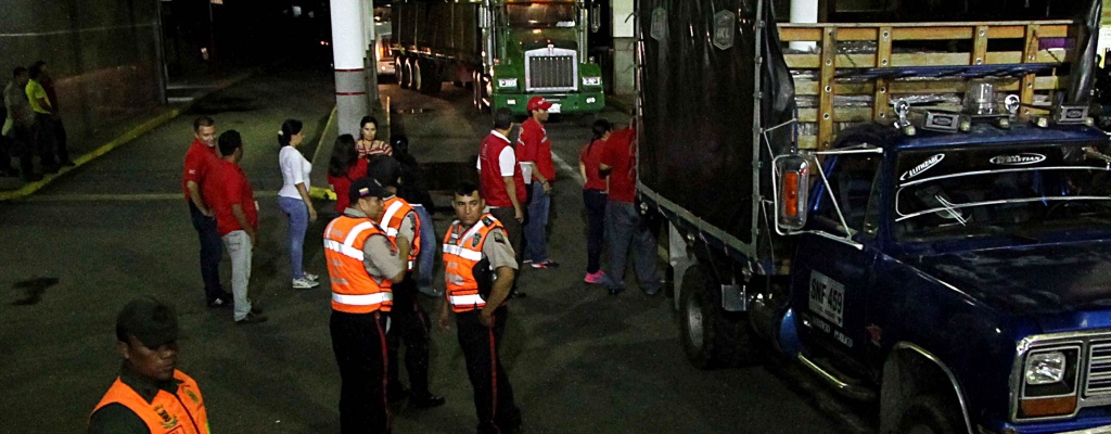 Casi 400 detenidos en inspecci�n militar en mercado en Venezuela 