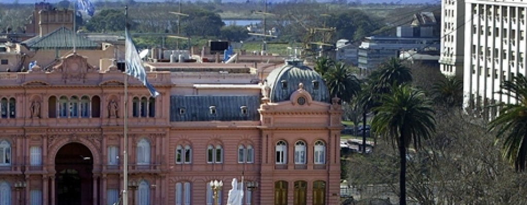 Manifestantes acampan en centro de Buenos Aires contra el 'tarifazo'