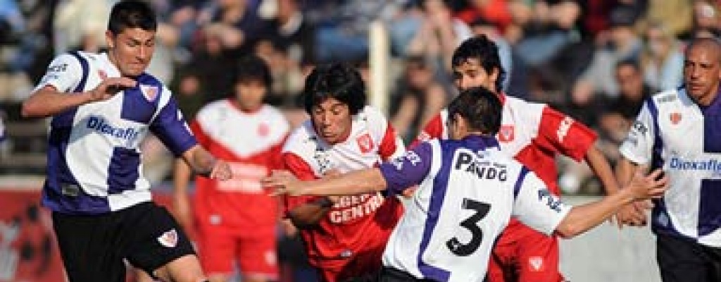 Fenix gan� por 2-0 a Tacuaremb�