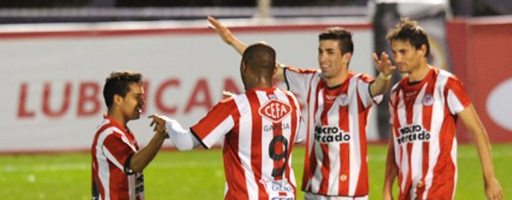 River Plate gan� 3-0 a la Universidad Cat�lica y avanza en la Sudamericana