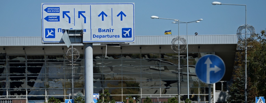 Disparan a aeropuerto controlado por separatistas en Ucrania