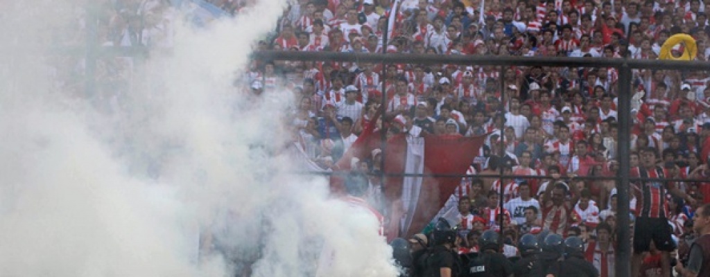 Muere joven de 25 a�os en enfrentamiento entre hinchas de f�tbol en Argentina