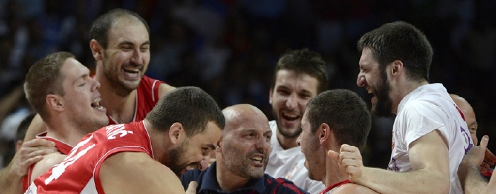 Serbia sufre para ganar a Francia pero se mete en final mundialista