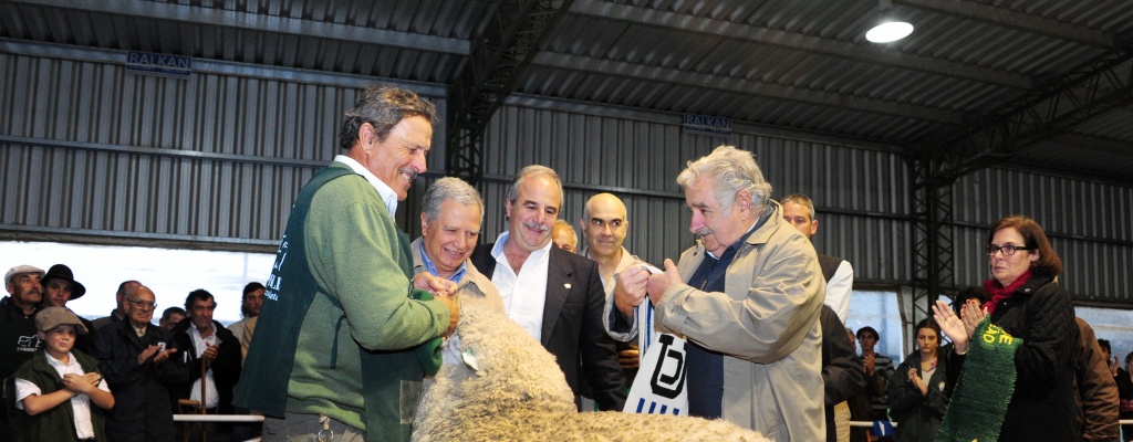 Mujica: "La industrializaci�n del pa�s va en v�as de profundizar y desarrollar al campo"