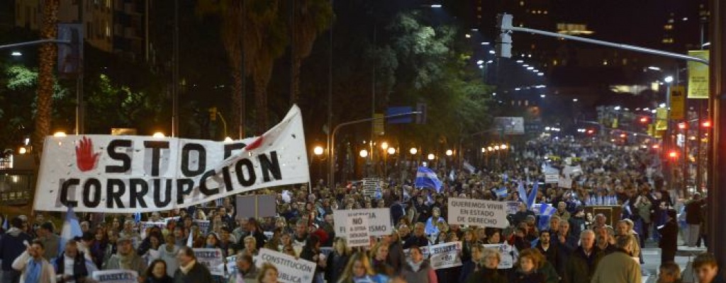 Convocan protesta masiva contra Cristina