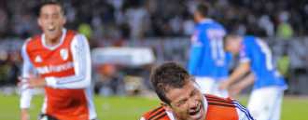 River avanz� en la Copa Sudamericana con doblete de Mora