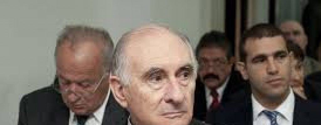 Fernando De la R�a qued� hospitalizado tras operaci�n