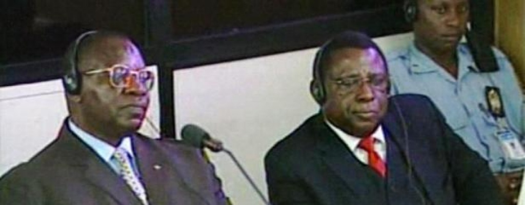 Cadena perpetua para pol�ticos de Ruanda por genocidio de 1994
