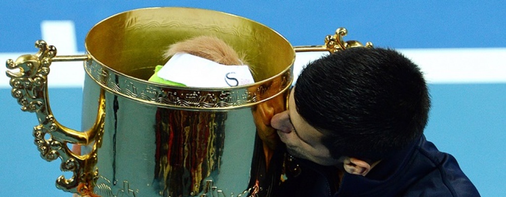 Djokovic y Sharapova ganan el Abierto de China de tenis