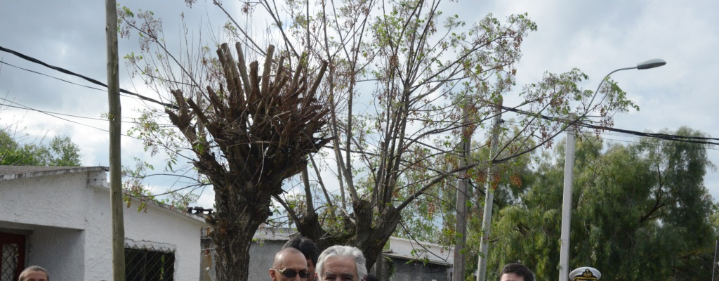 Mujica visit� obras del Plan 7 Zonas y pidi� a los j�venes que valoren la vida