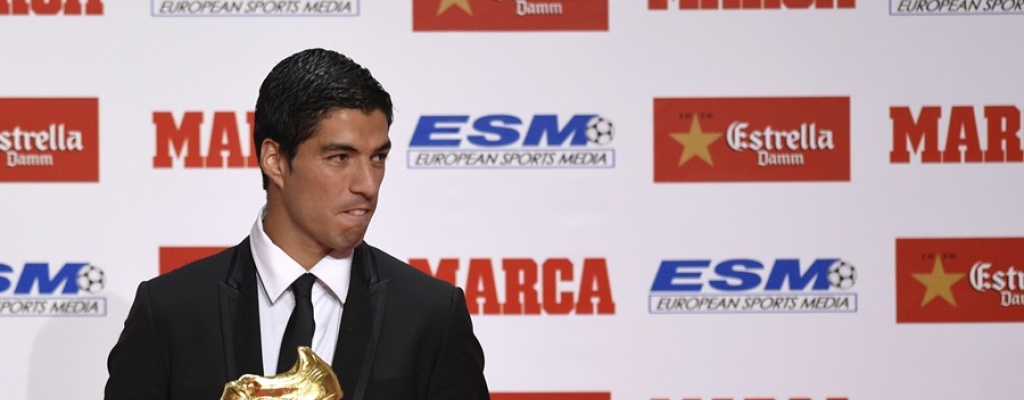 Su�rez recibi� la bota de oro y dijo estar  "ciento por ciento" para jugar