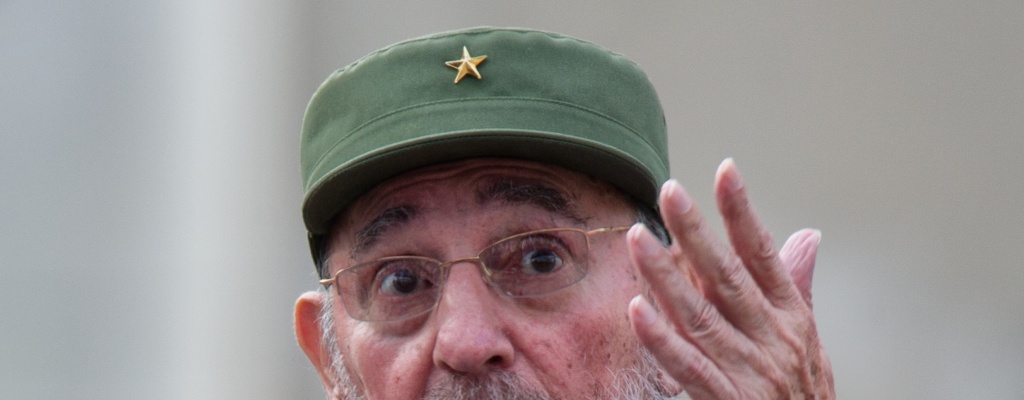 Fidel Castro ofrece colaboraci�n a Estados Unidos por �bola