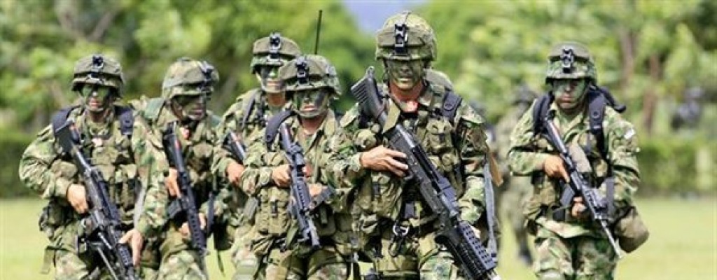 Ej�rcito filipino toma control de dos campamentos de grupo Abu Sayyaf 