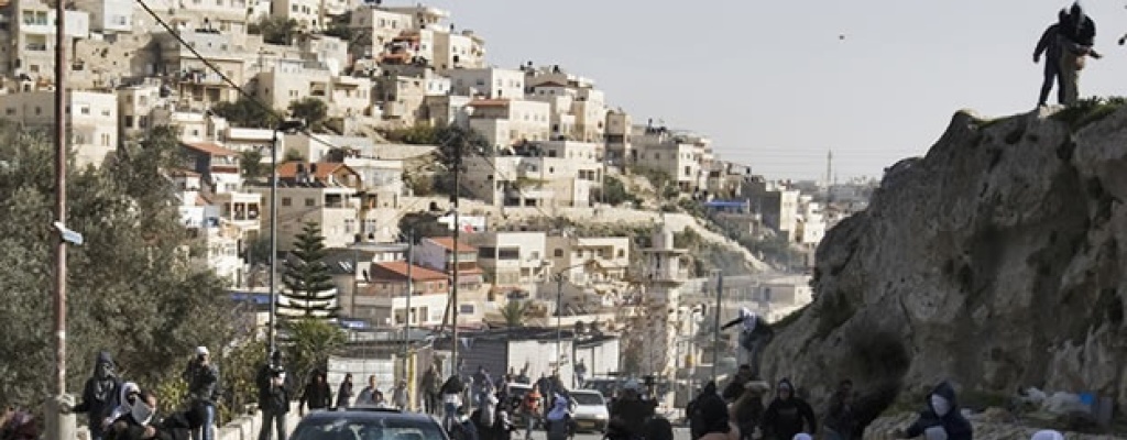 Palestinos atacan a colonos jud�os instalados en barrio de Jerusal�n