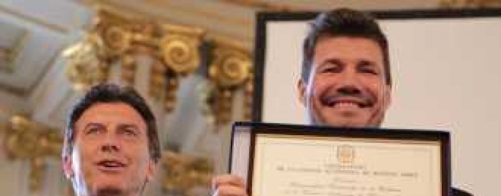 Tinelli premiado por Macri por su aporte a la cultura