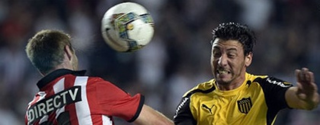 Pe�arol y Estudiantes definen en duelo copero la llave de octavos de final