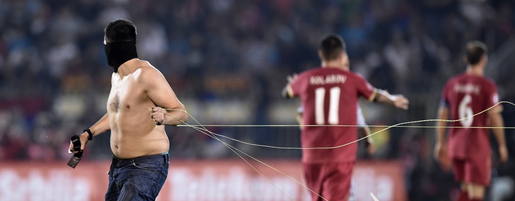 UEFA dio triunfo a Serbia en partido con incidentes ante Albania