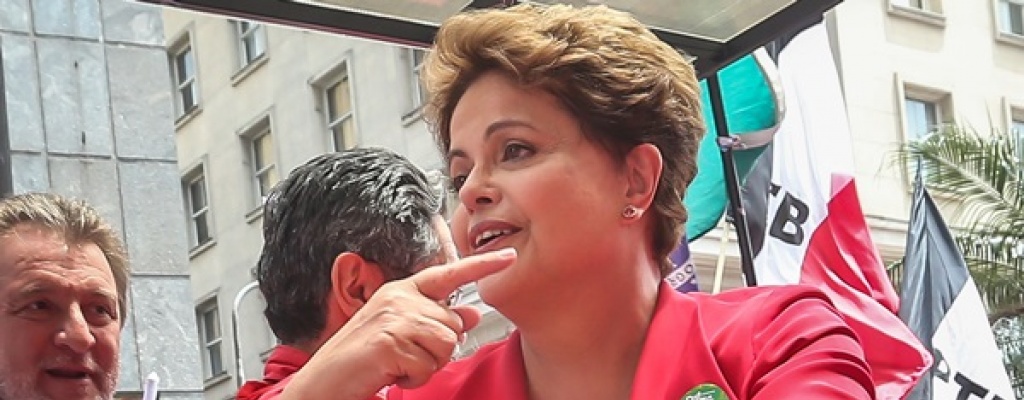 Dilma vot en Porto Alegre acompaada del gobernador local