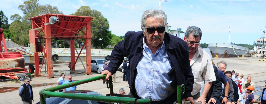 Inici dragado del Ro Uruguay; Mujica record que llev dos dcadas de negociacin