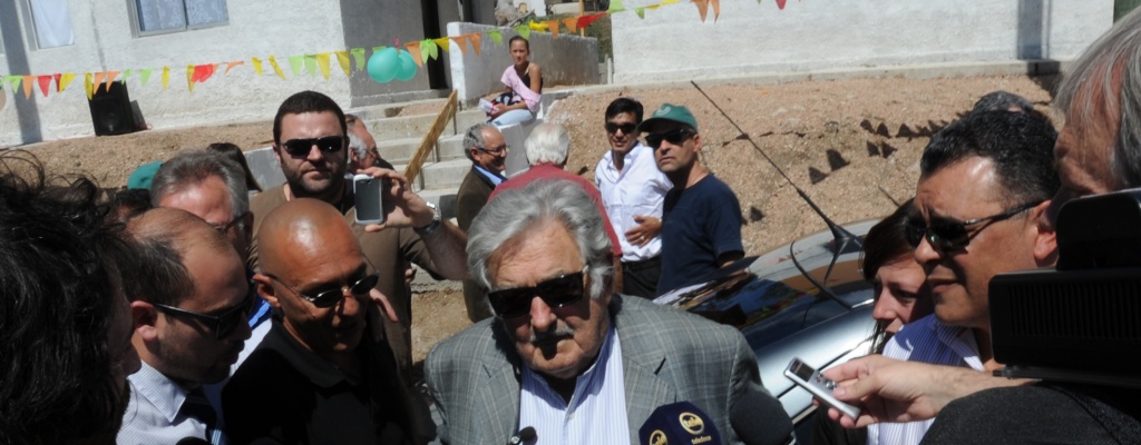 Mujica dijo que vende su auto Fusca si le dan "algo til" para los pueblos de campaa