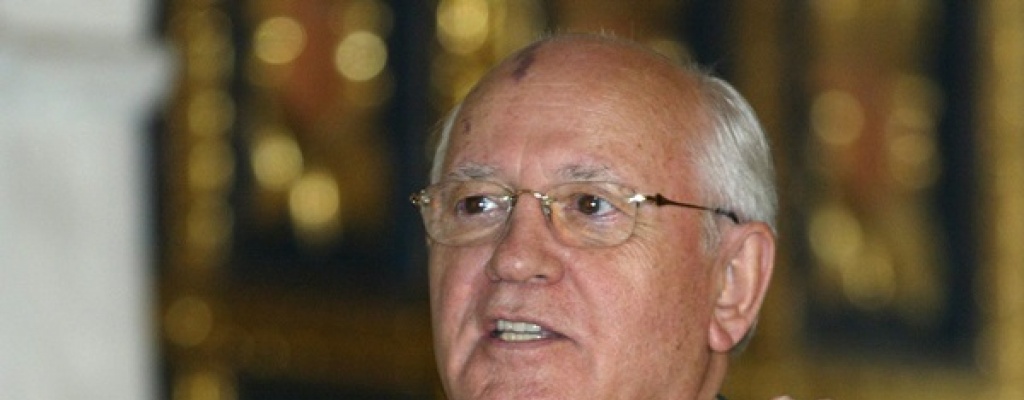 Gorbachov advirti� que "el mundo est� al borde de una nueva Guerra Fr�a"