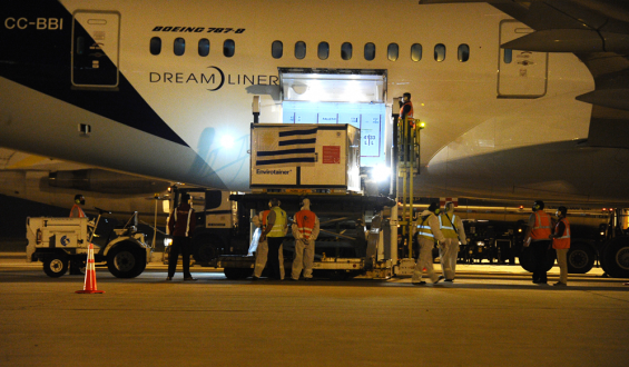 Las primeras dosis llegaron al pa�s para iniciar el plan de vacunaci�n anticovid