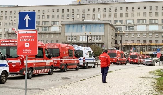 Portugal cumple un a�o de covid confinado para superar su dura tercera ola