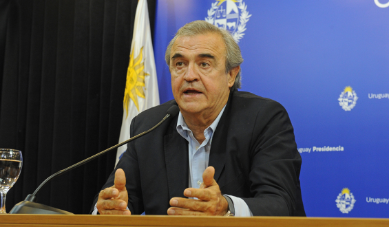 Larra�aga dijo que es "inaceptable" calificar a la Polic�a de "represora"