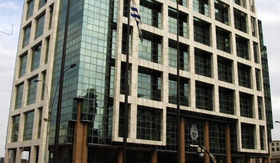 Varios jerarcas en cuarentena por contactos con positivos de Covid-19