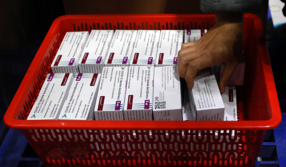 El lote de vacunas de AstraZeneca investigado ya fue administrado en Espa�a