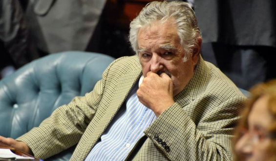 Mujica indic� que "hay dificultades con las vacunas" y se deber�a revisar el sistema