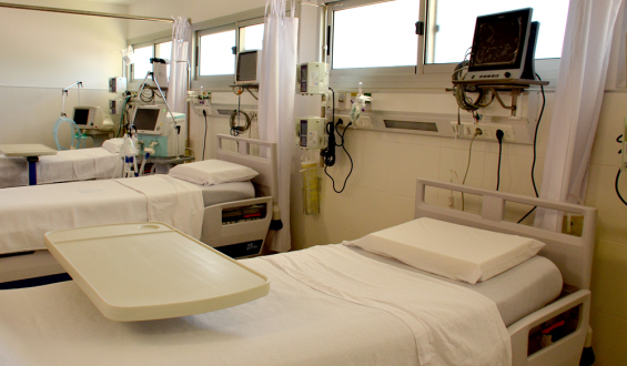 M�dicos intensivistas prev�n una ocupaci�n del 79 % de CTI en dos semanas