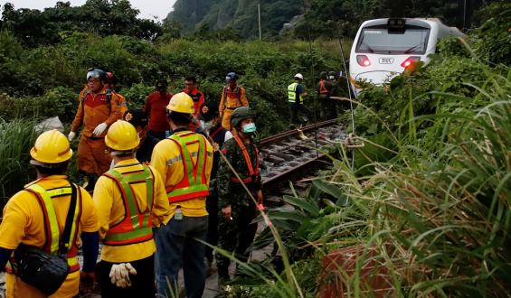 Un accidente de tren en Taiw�n deja al menos 48 muertos y decenas de heridos