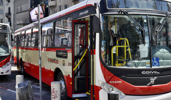Trabajadores decidieron cortar la l�nea 405 en reclamo de mayor seguridad