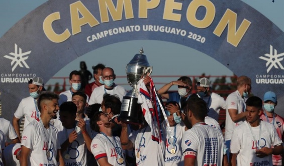 Nacional se consagr� bicampe�n del f�tbol uruguayo tras vencer a Rentistas 1 a 0