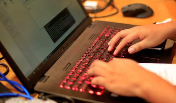 Zoom amenaza el liderazgo de WhatsApp e Instagram cae entre los menores