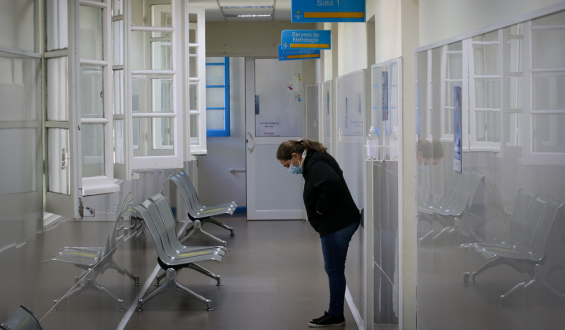 Aumenta la tasa de fallecidos y cient�ficos advierten por "estr�s del sistema sanitario"