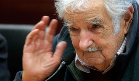 Jos� Mujica: "La vacuna camina, pero el contagio es m�s r�pido"